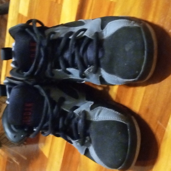 Jordans retro 7 size 1 youth boys grey on black - Picture 3 of 3